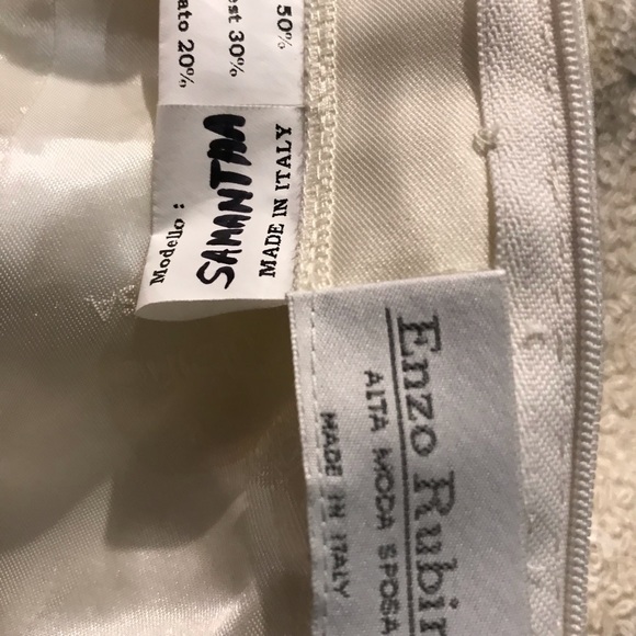 Vintage Ivory Silk Off Shoulder Wedding Dress 12 - Picture 5 of 7